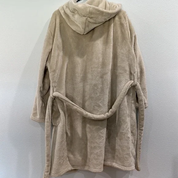 Summer & Rose faux fur hooded cozy robe cream ivory - Picture 9 of 9